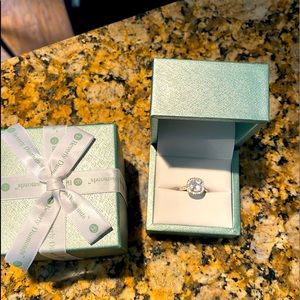 Beverly Diamonds engagement ring 2.4 Ct total wt